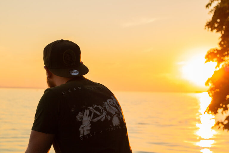 Portraitshooting eines Mannes im Sonnuntergang am Meer